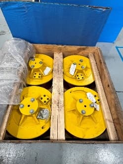 J17833 Port Containing